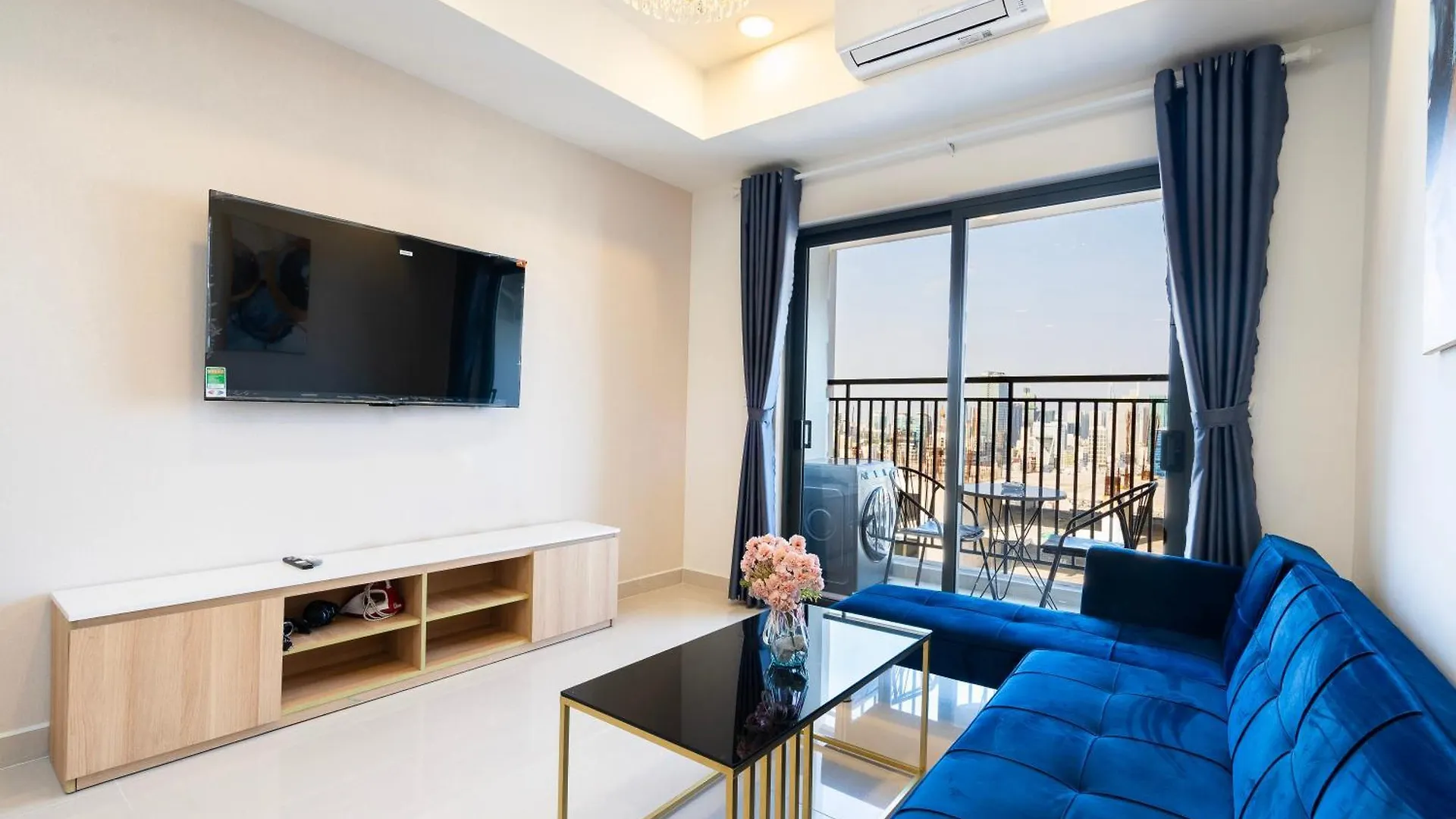 Fireworks View Apartment At The City Center Ho Chi Minh City
